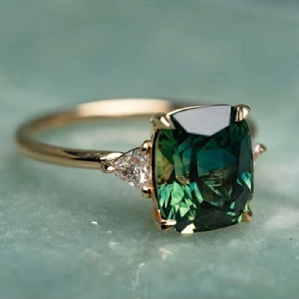 Elegant Emerald and 14k Gold plated Women's Ring - Picture 2 of 2
